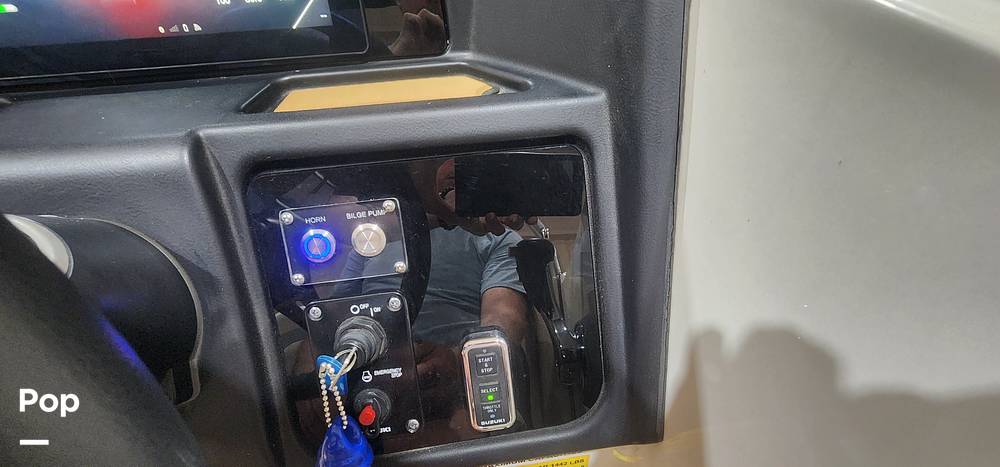 Slide: The Image of Sea Pro Citation 2400 2021 - 15681247