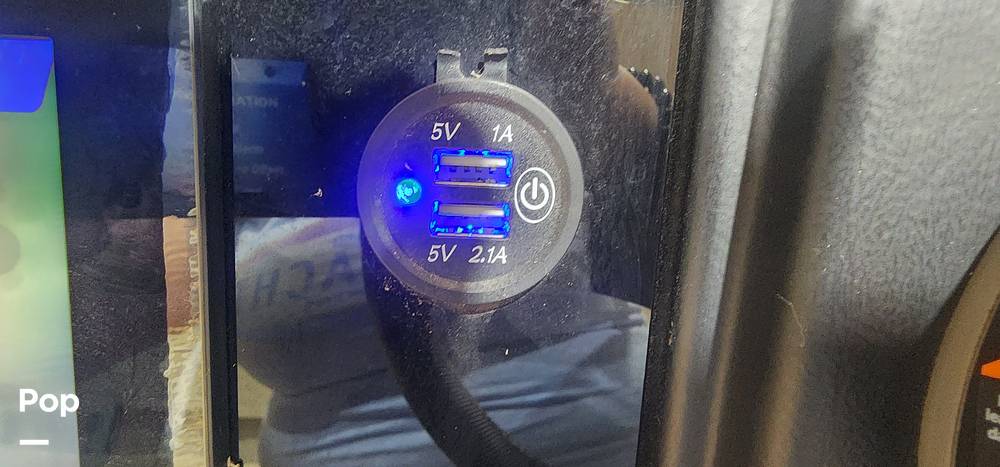 Slide: The Image of USB Port - 15681260