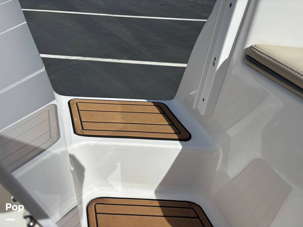 Slide: The Image of Sea Pro Citation 2400 2021 - 15284588