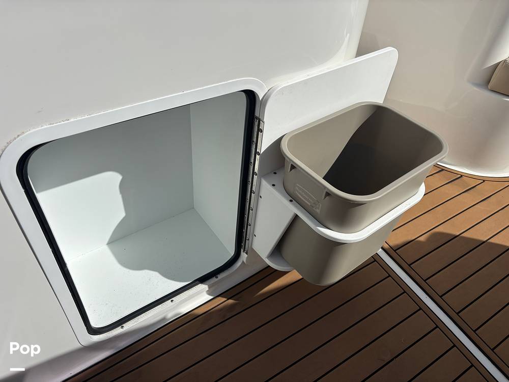 Slide: The Image of Sea Pro Citation 2400 2021 - 15284593