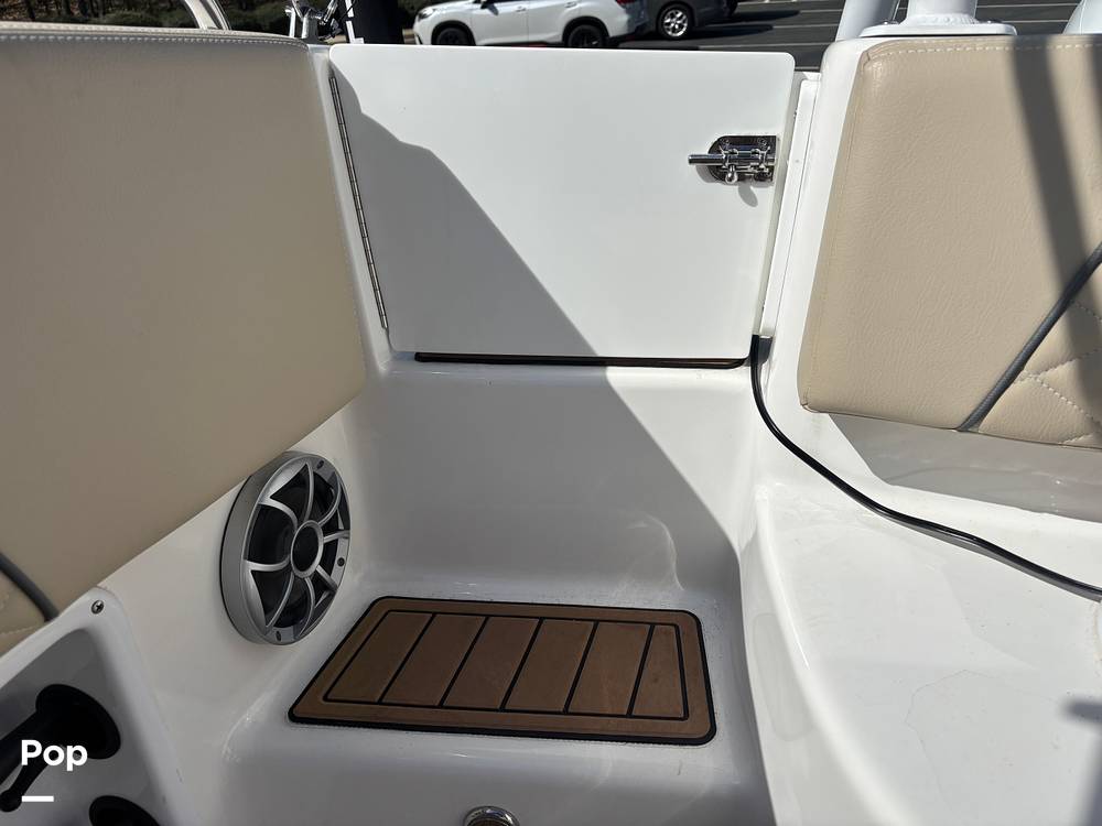 Slide: The Image of Sea Pro Citation 2400 2021 - 15284610