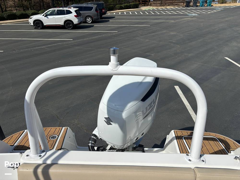 Slide: The Image of Sea Pro Citation 2400 2021 - 15284611
