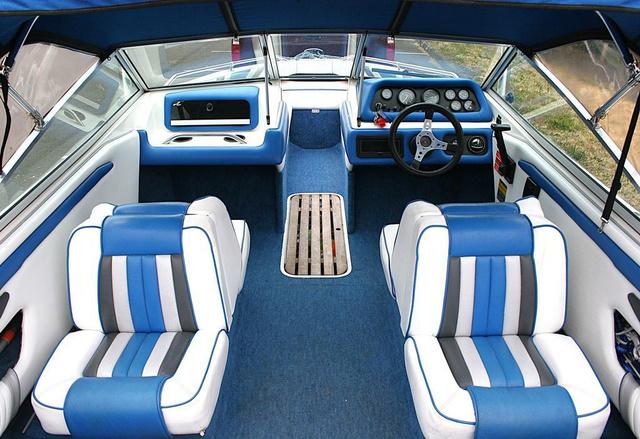 Slide: The Image of Sea Ray 180 Bow Rider 1990 - 5