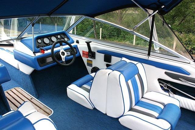 Slide: The Image of Sea Ray 180 Bow Rider 1990 - 6