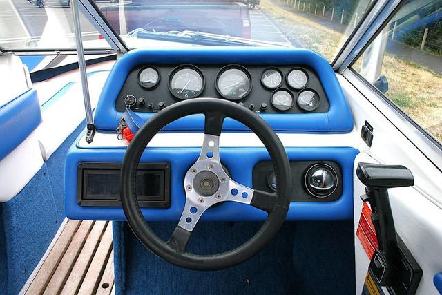 Slide: The Image of Sea Ray 180 Bow Rider 1990 - 7