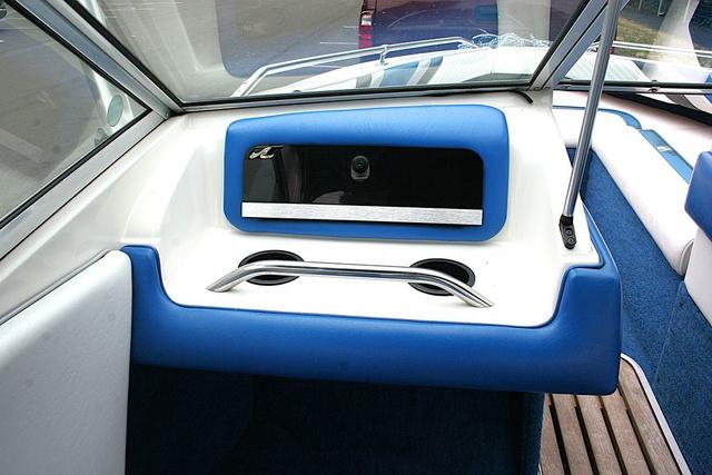 Slide: The Image of Sea Ray 180 Bow Rider 1990 - 8