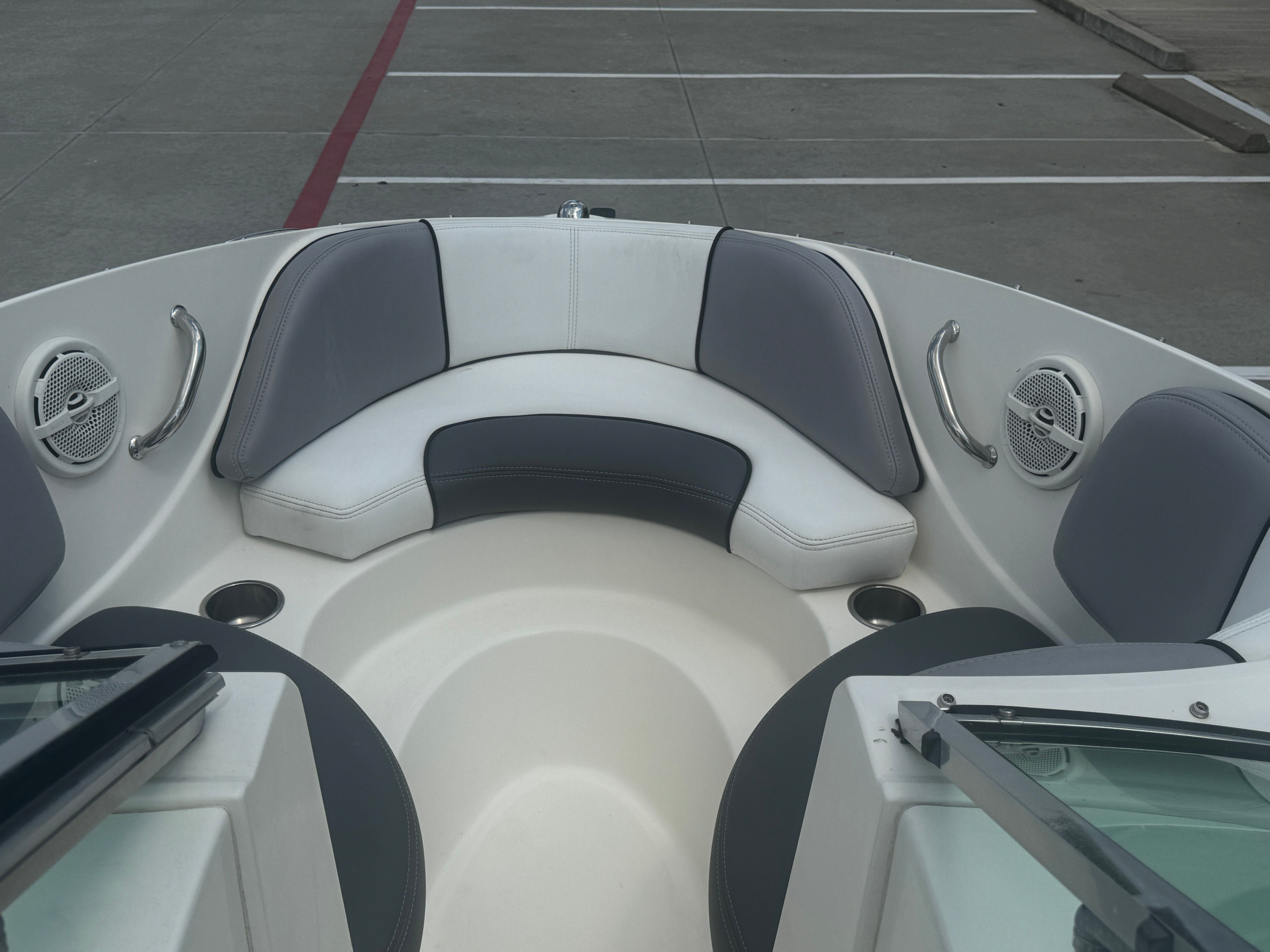 Slide: The Image of Sea Ray 185 Sport 2011 - 15
