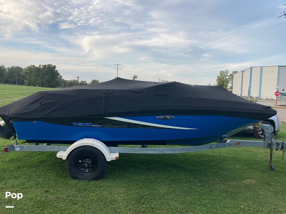 Slide: The Image of Sea Ray 190 Sport 2012 - 19