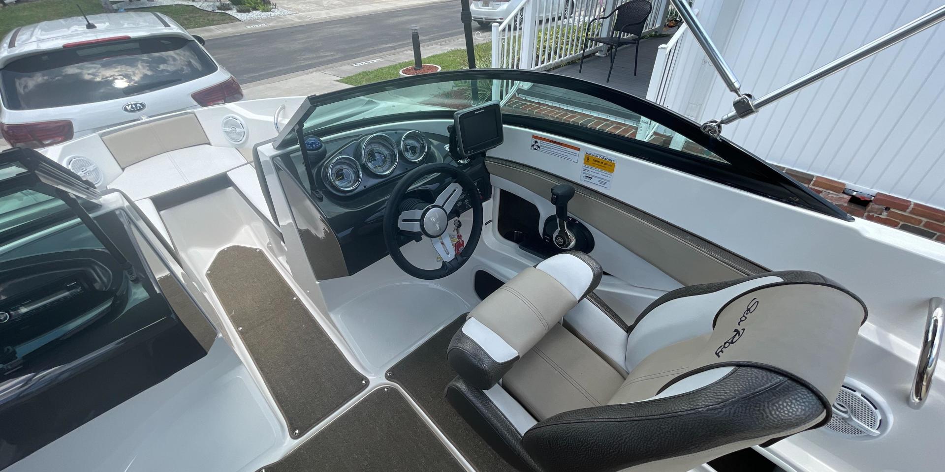 Slide: The Image of Sea Ray 190 Sport 2015 - 3671147