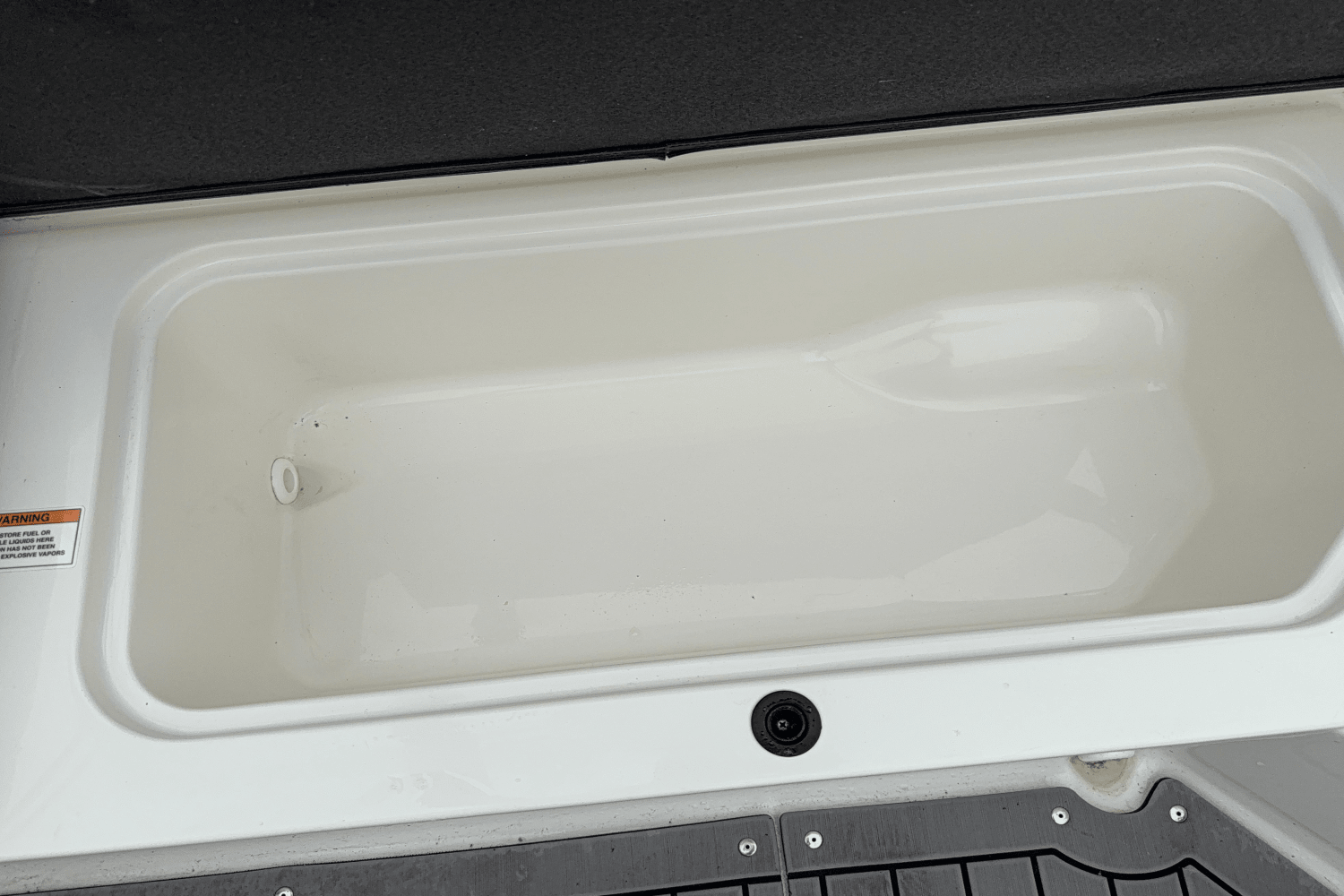 Slide: The Image of Sea Ray 190SPX 2019 - 16