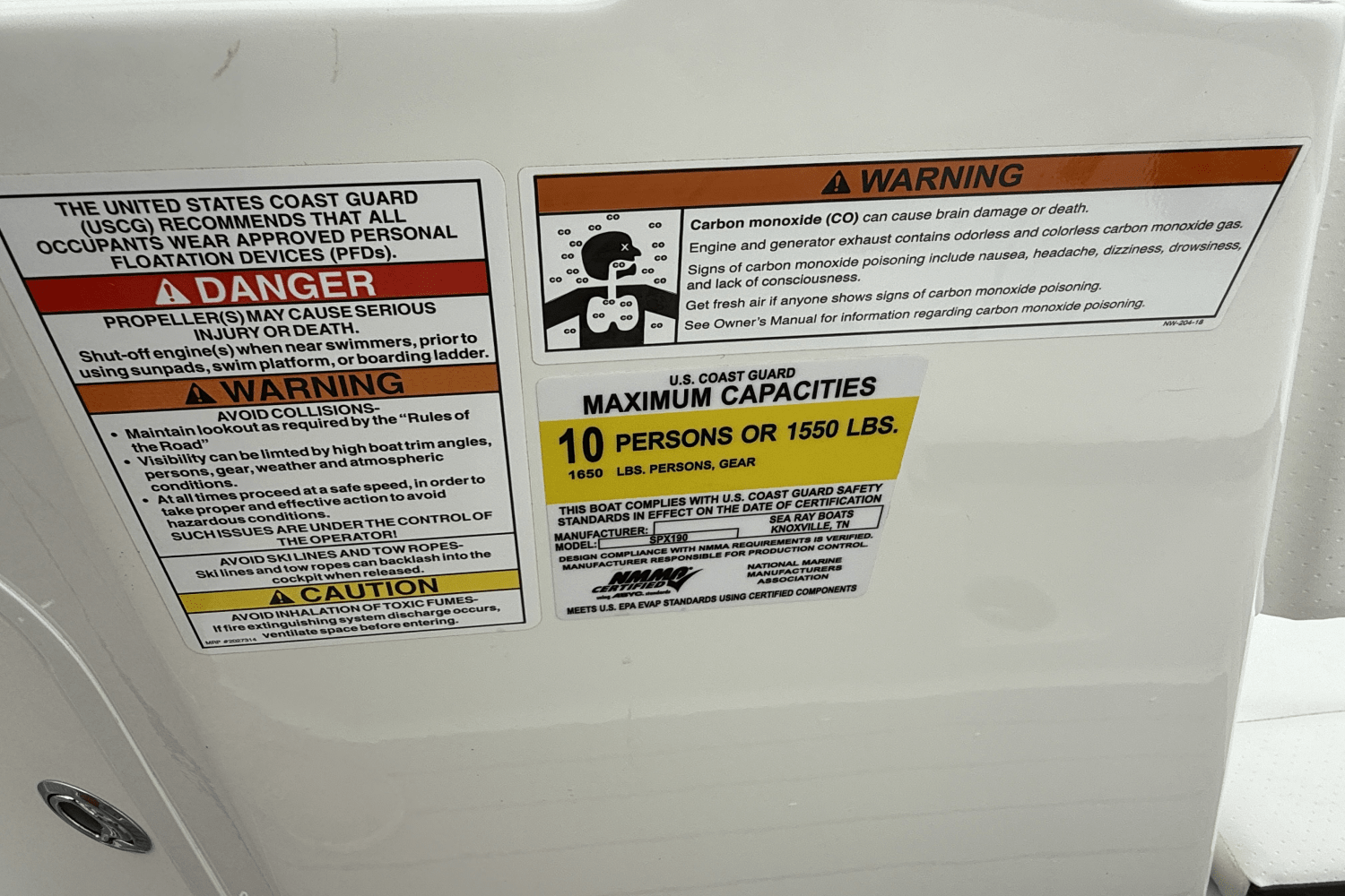 Slide: The Image of Sea Ray 190SPX 2019 - 23