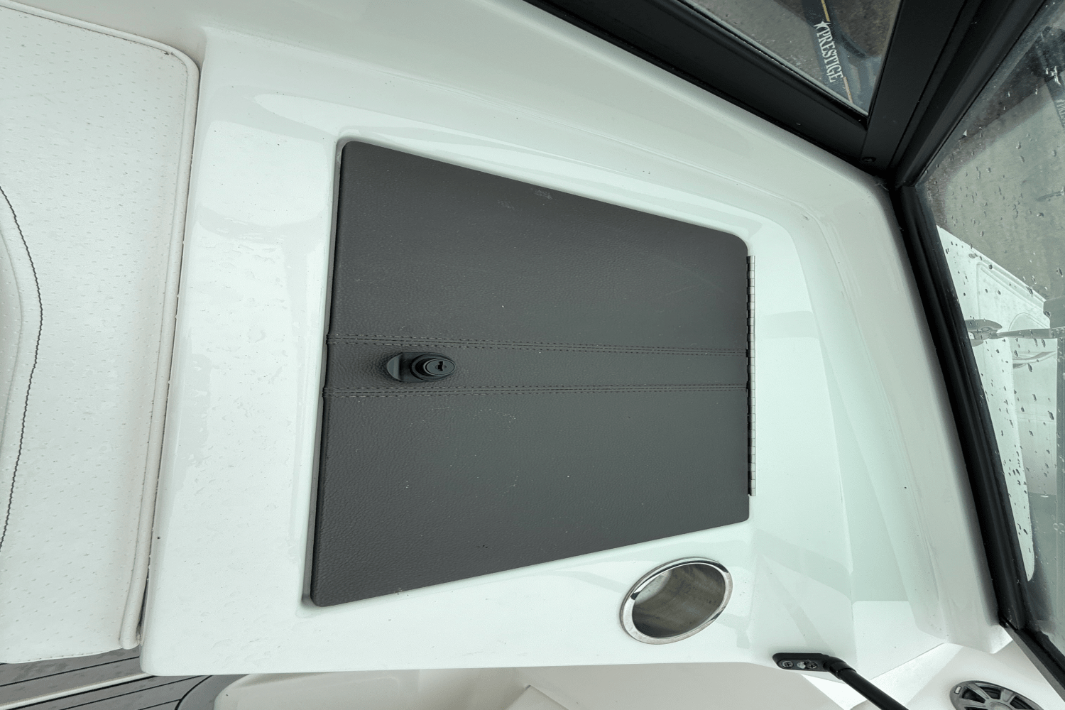 Slide: The Image of Sea Ray 190SPX 2019 - 25