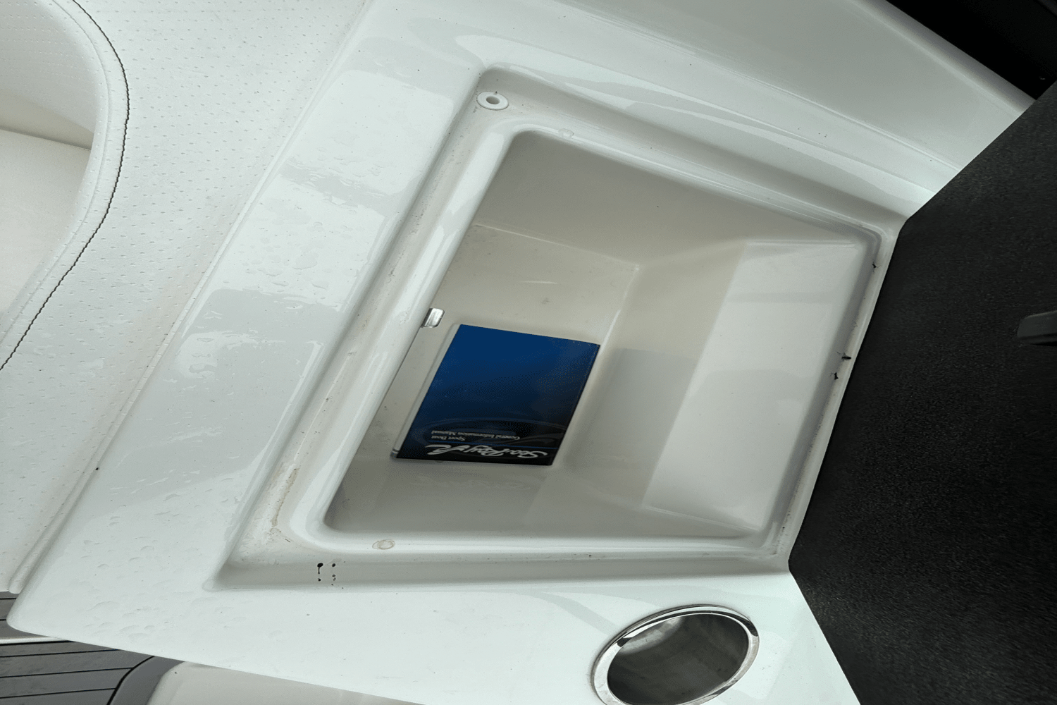 Slide: The Image of Sea Ray 190SPX 2019 - 26