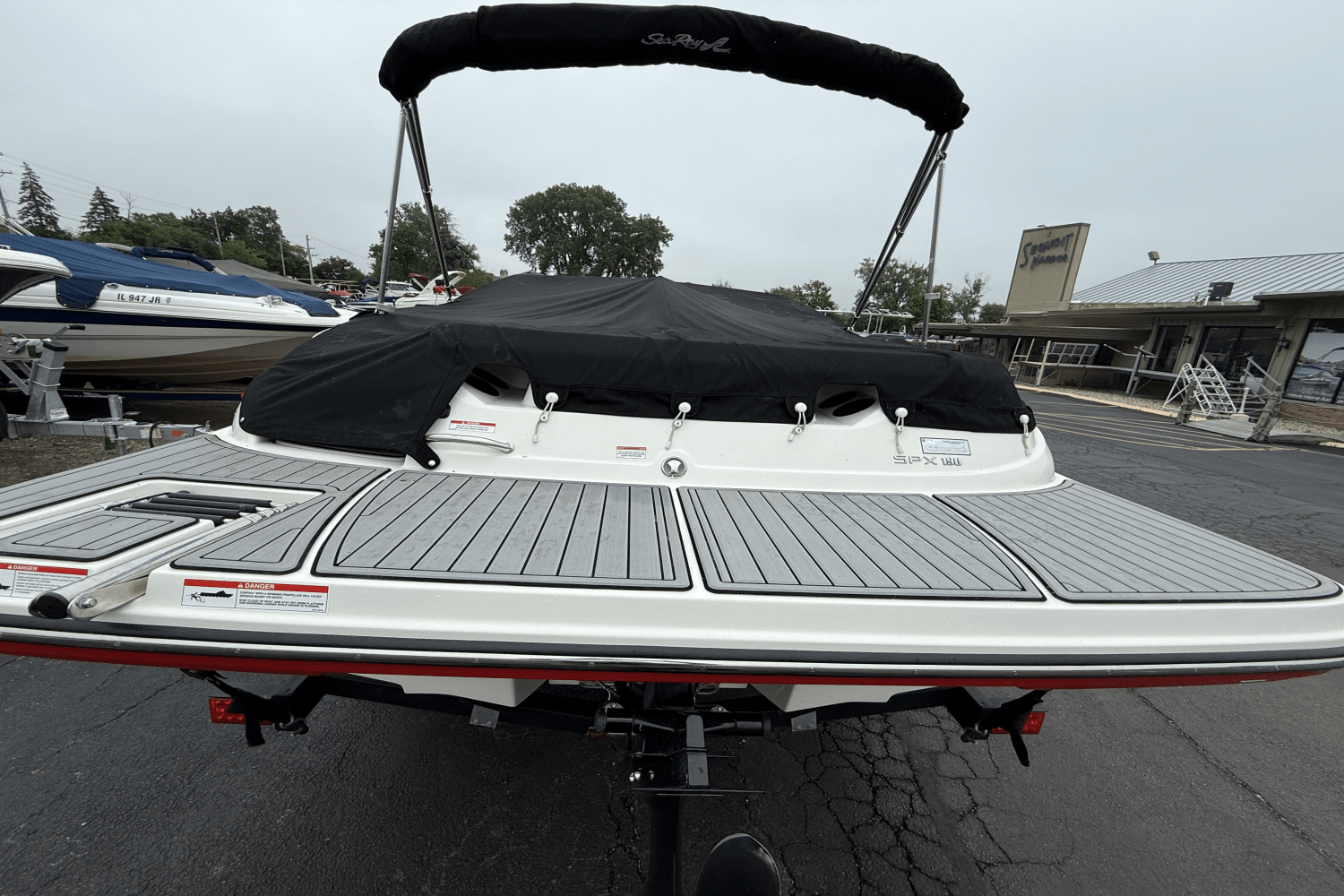 Slide: The Image of Sea Ray 190SPX 2019 - 28