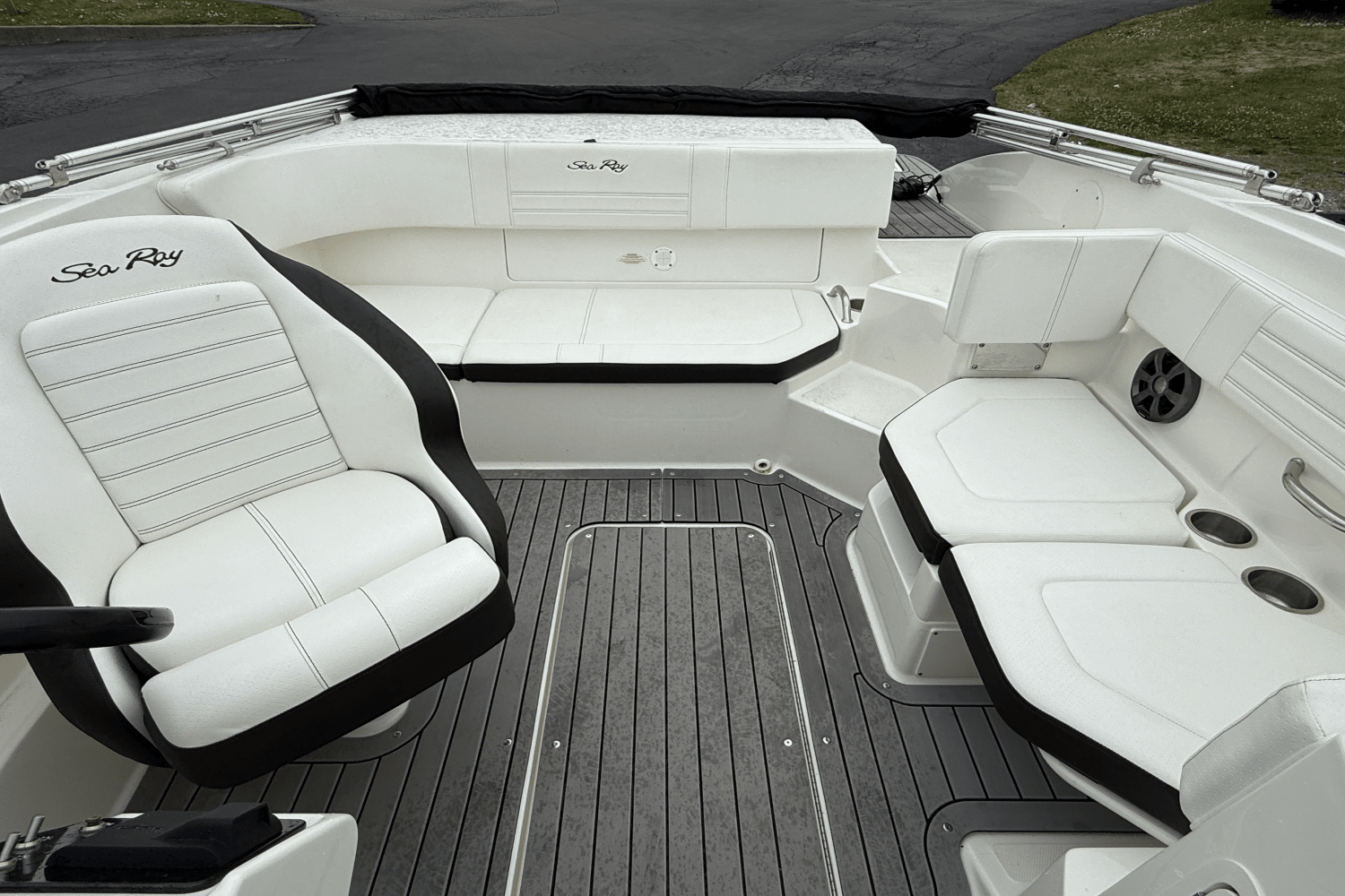 Slide: The Image of Sea Ray 190SPX 2019 - 7