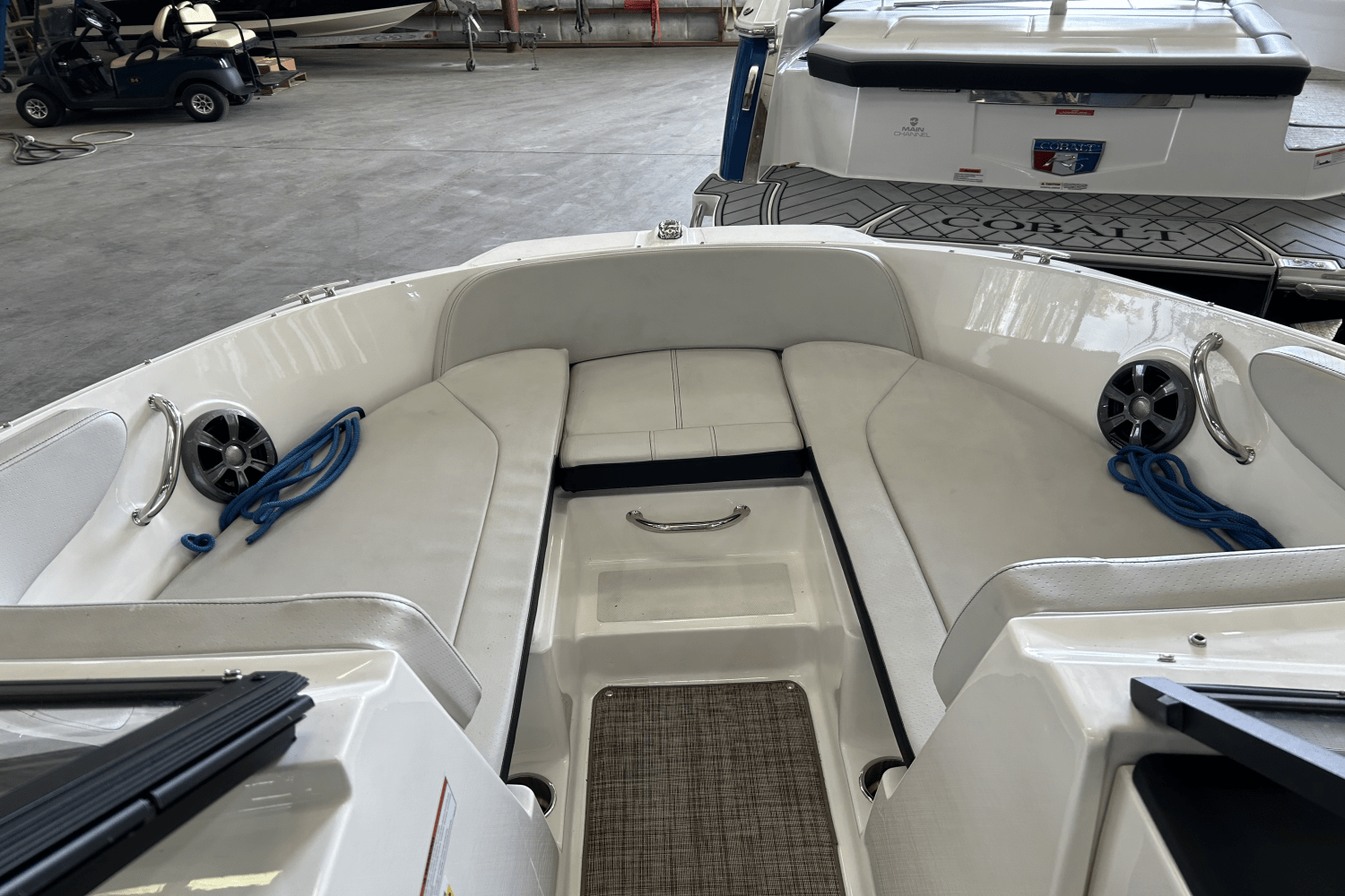 Slide: The Image of Sea Ray 190 SPX 2021 - 10