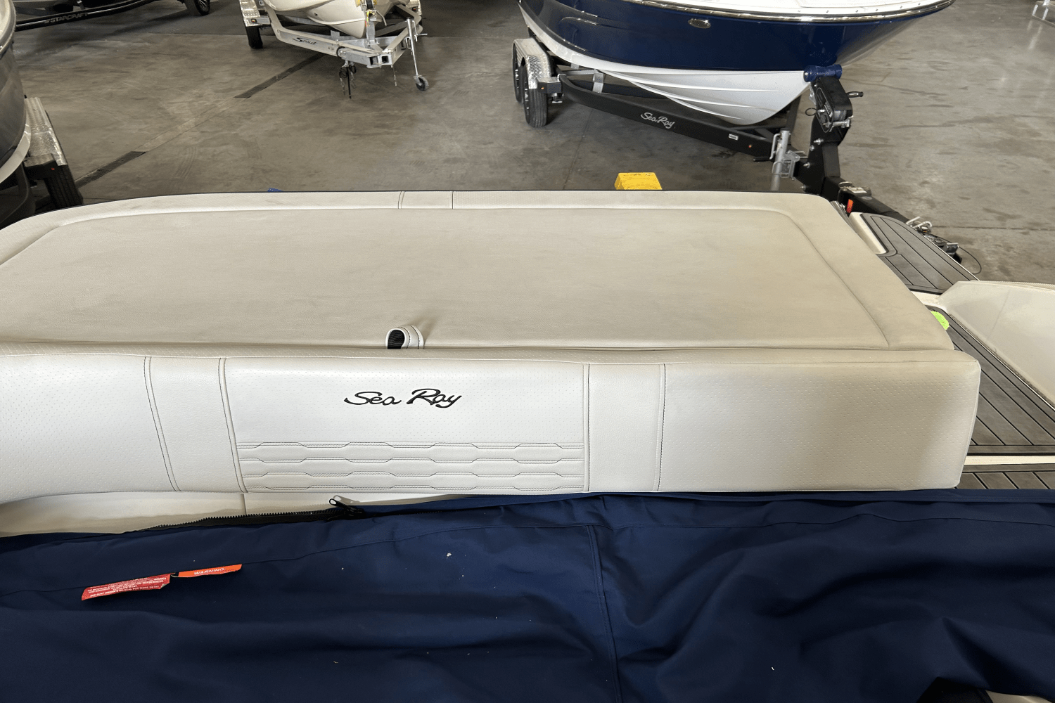 Slide: The Image of Sea Ray 190 SPX 2021 - 12