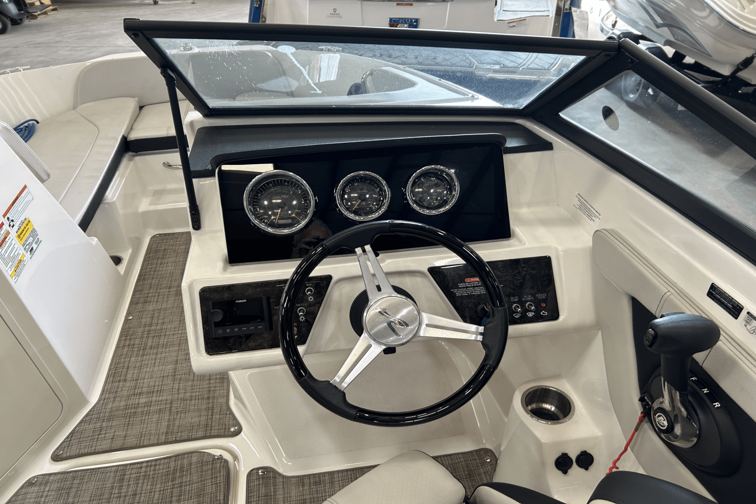 Slide: The Image of Sea Ray 190 SPX 2021 - 7