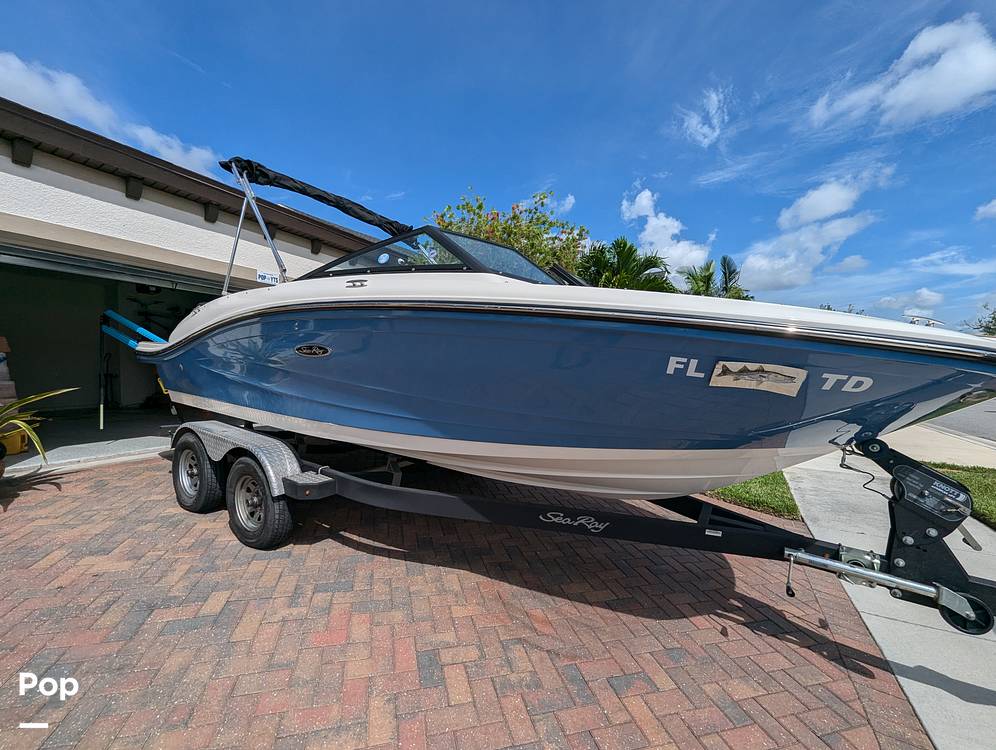 Slide: The Image of Sea Ray 190 SPX 2022 - 14400154