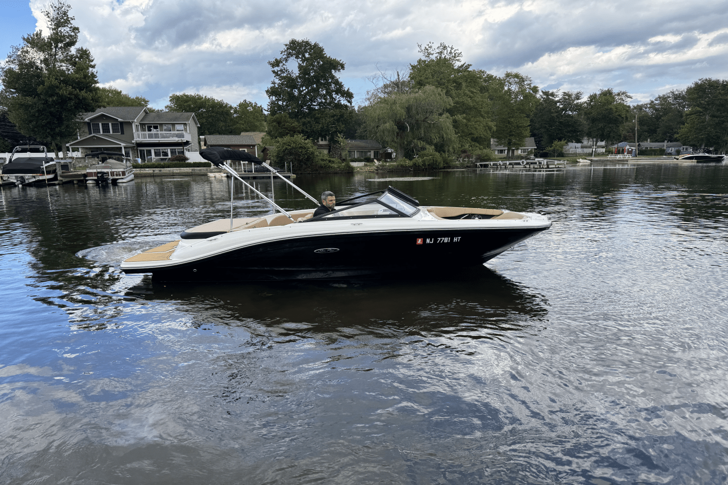 Slide: The Image of Sea Ray 190 SPX 2023 - 1