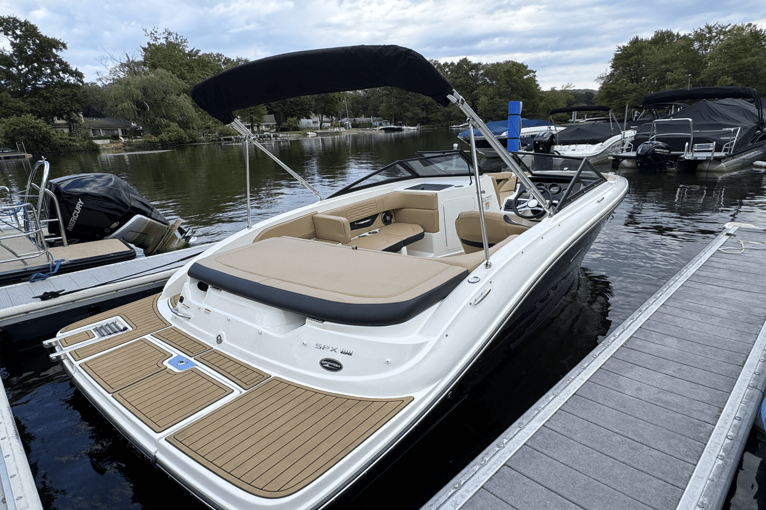 Slide: The Image of Sea Ray 190 SPX 2023 - 3