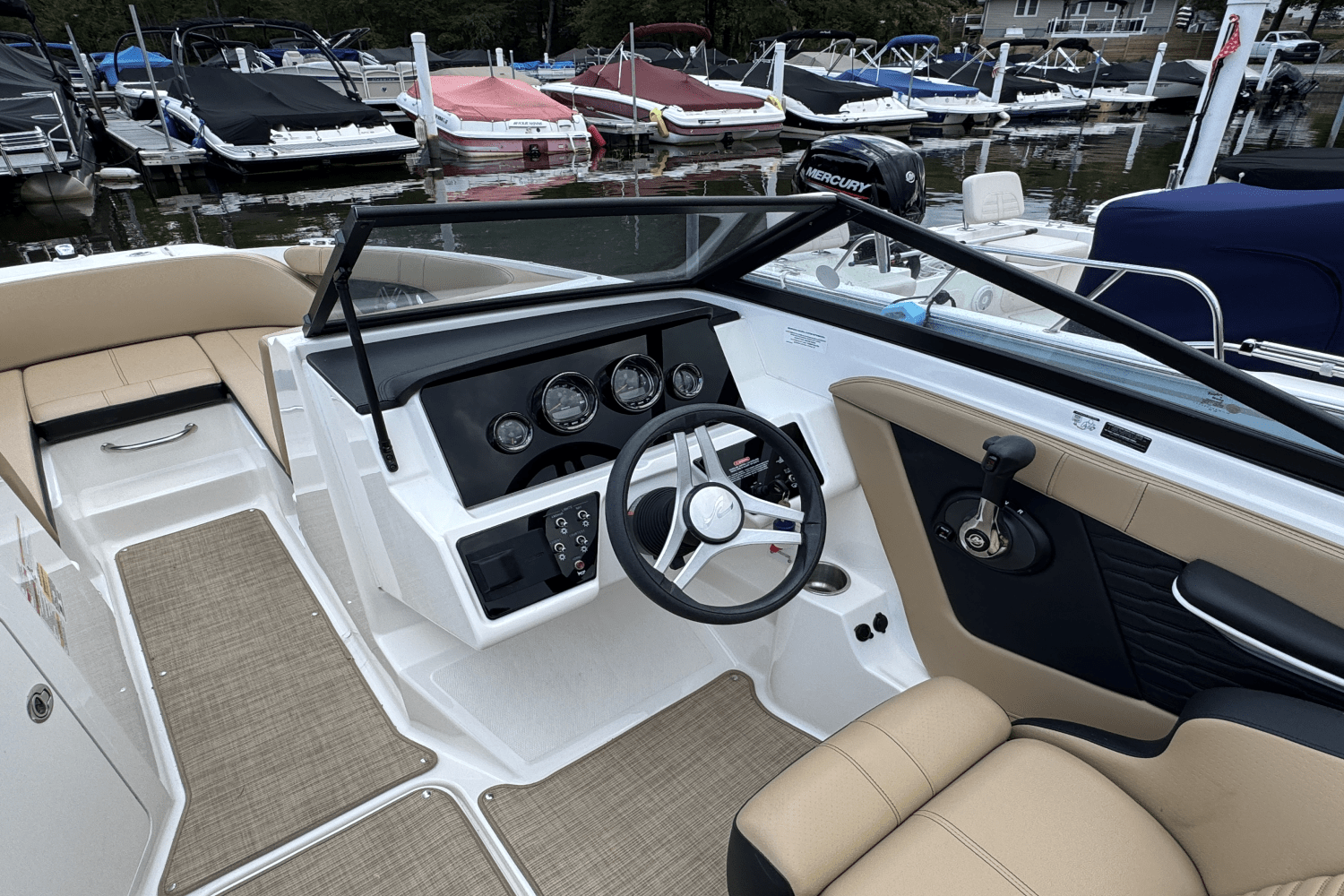 Slide: The Image of Sea Ray 190 SPX 2023 - 7