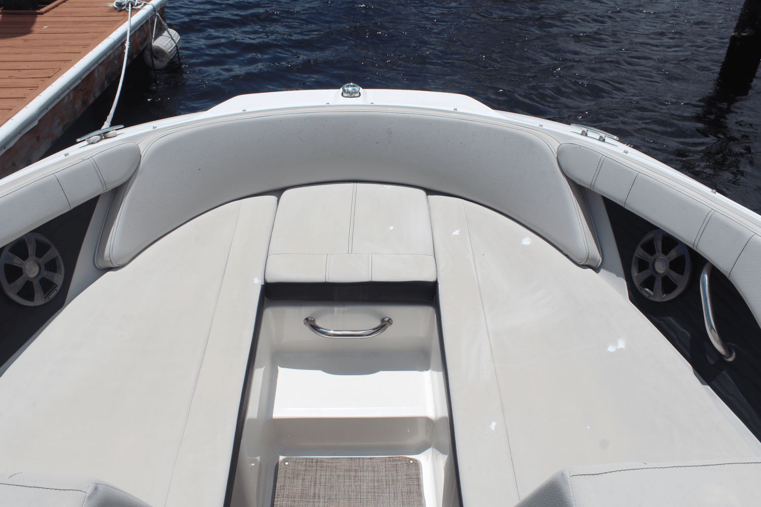 Slide: The Image of Sea Ray 190 SPX-OB 2021 - 10