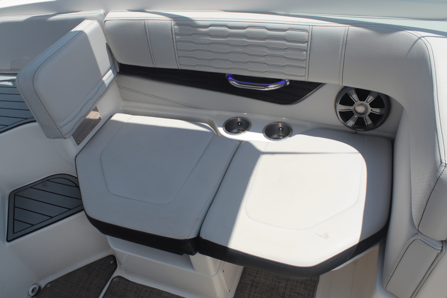 Slide: The Image of Sea Ray 190 SPX-OB 2021 - 17