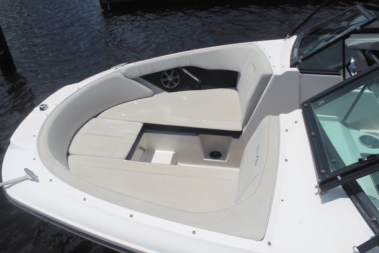 Slide: The Image of Sea Ray 190 SPX-OB 2021 - 8