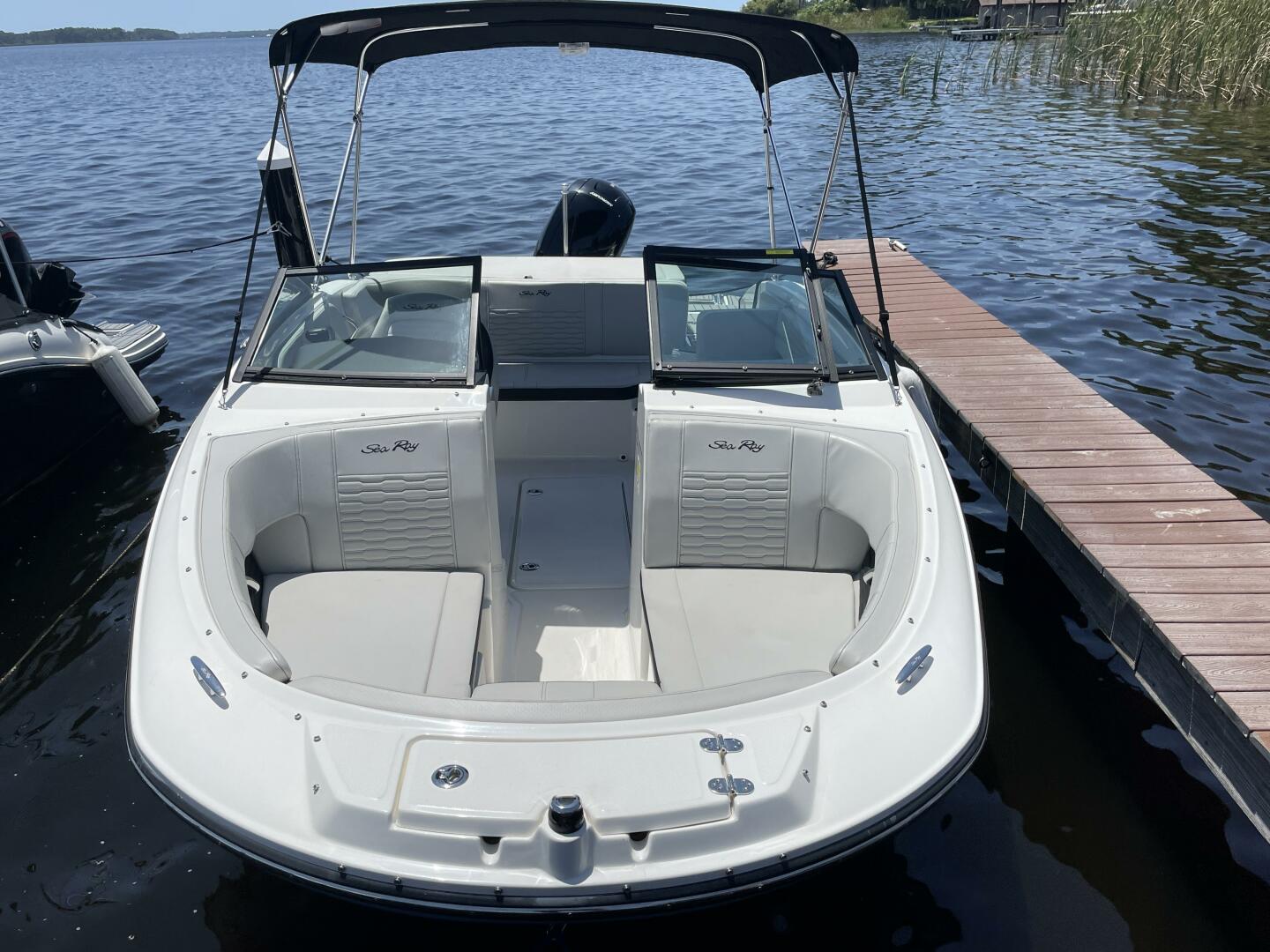 Slide: The Image of Sea Ray 19 SPX 2022 - 5264857