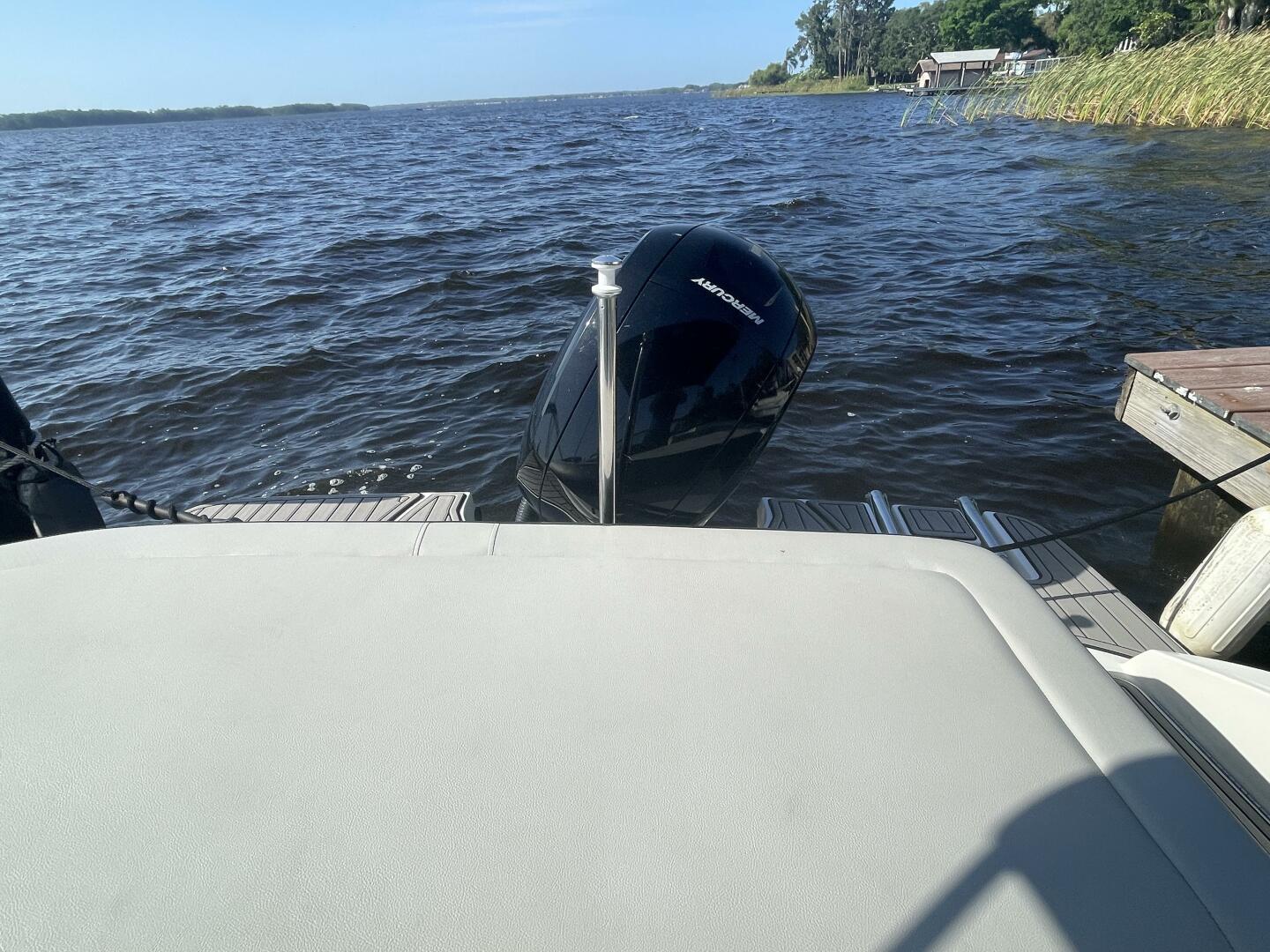 Slide: The Image of Sea Ray 19 SPX 2022 - 5264873