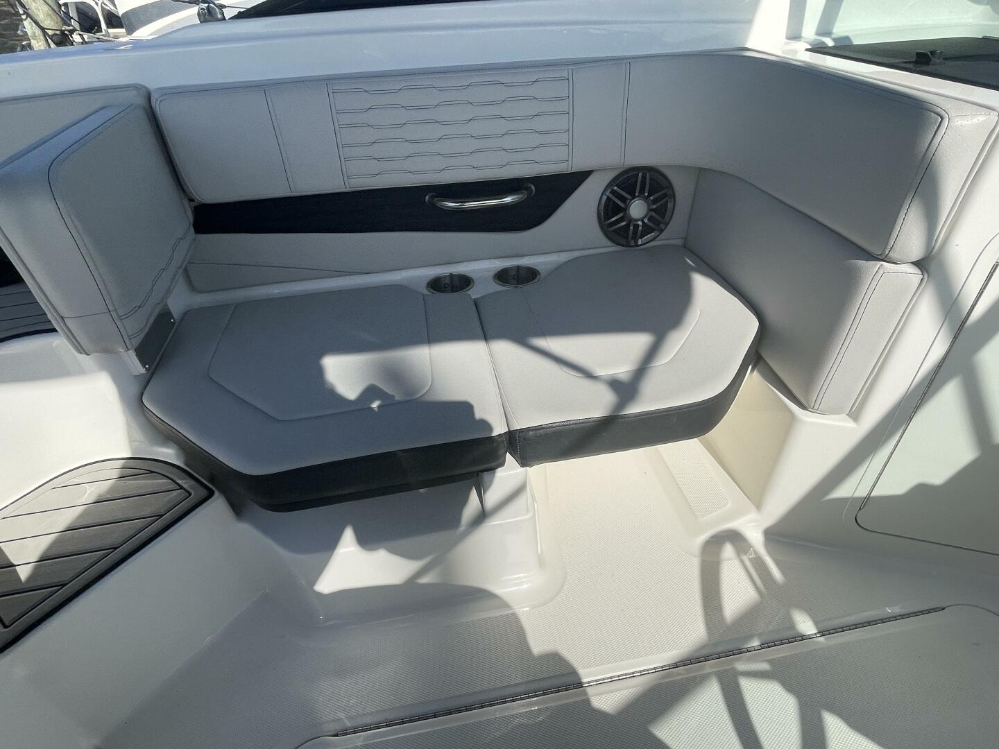 Slide: The Image of Sea Ray 19 SPX 2022 - 5264875