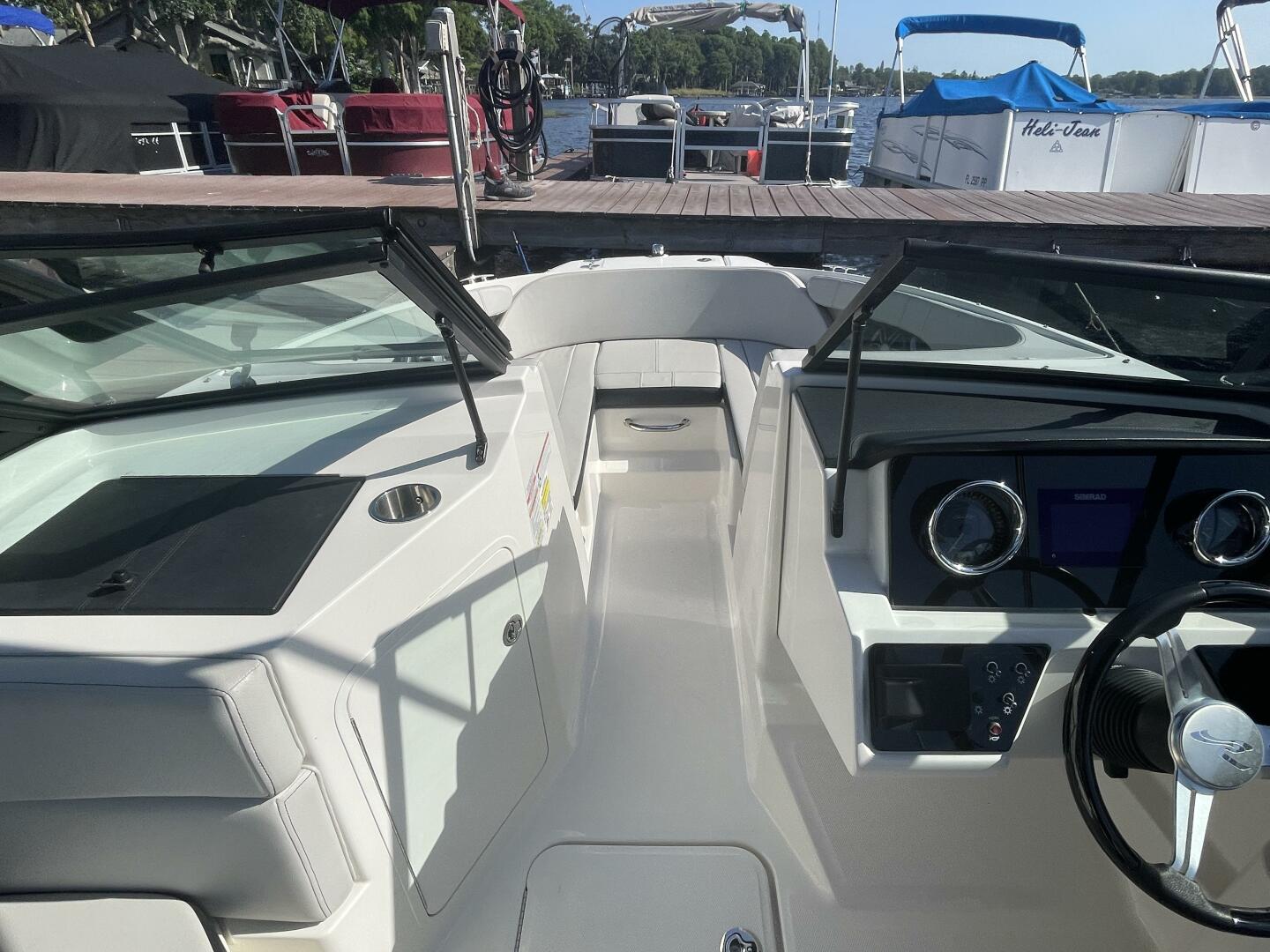 Slide: The Image of Sea Ray 19 SPX 2022 - 5264876