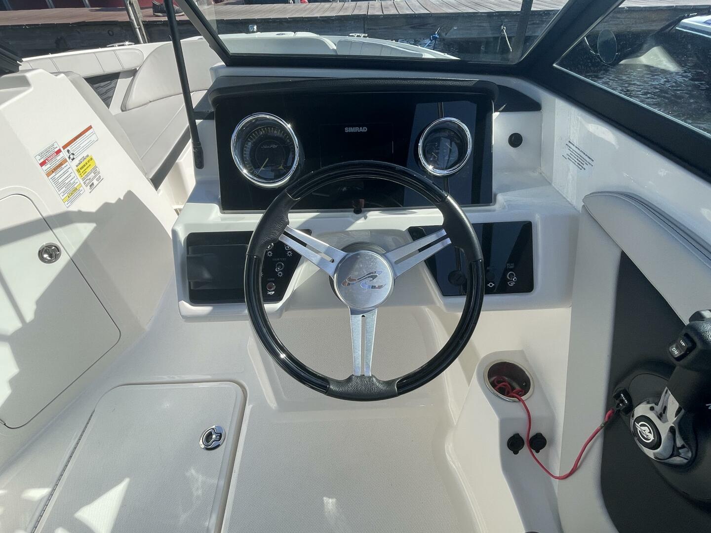 Slide: The Image of Sea Ray 19 SPX 2022 - 5264882