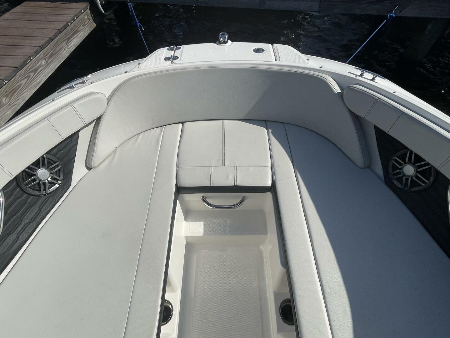 Slide: The Image of Sea Ray 19 SPX 2022 - 5264887