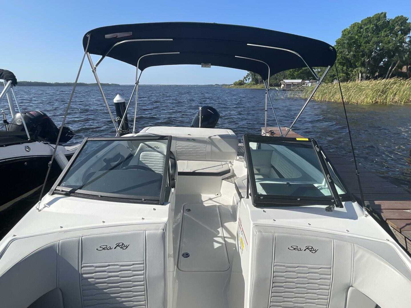 Slide: The Image of Sea Ray 19 SPX 2022 - 5264890