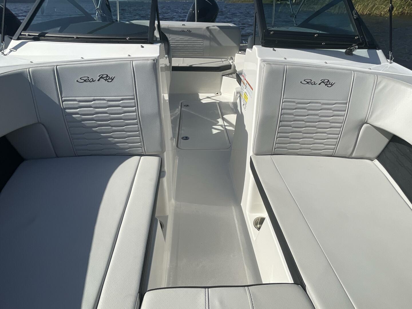 Slide: The Image of Sea Ray 19 SPX 2022 - 5264891