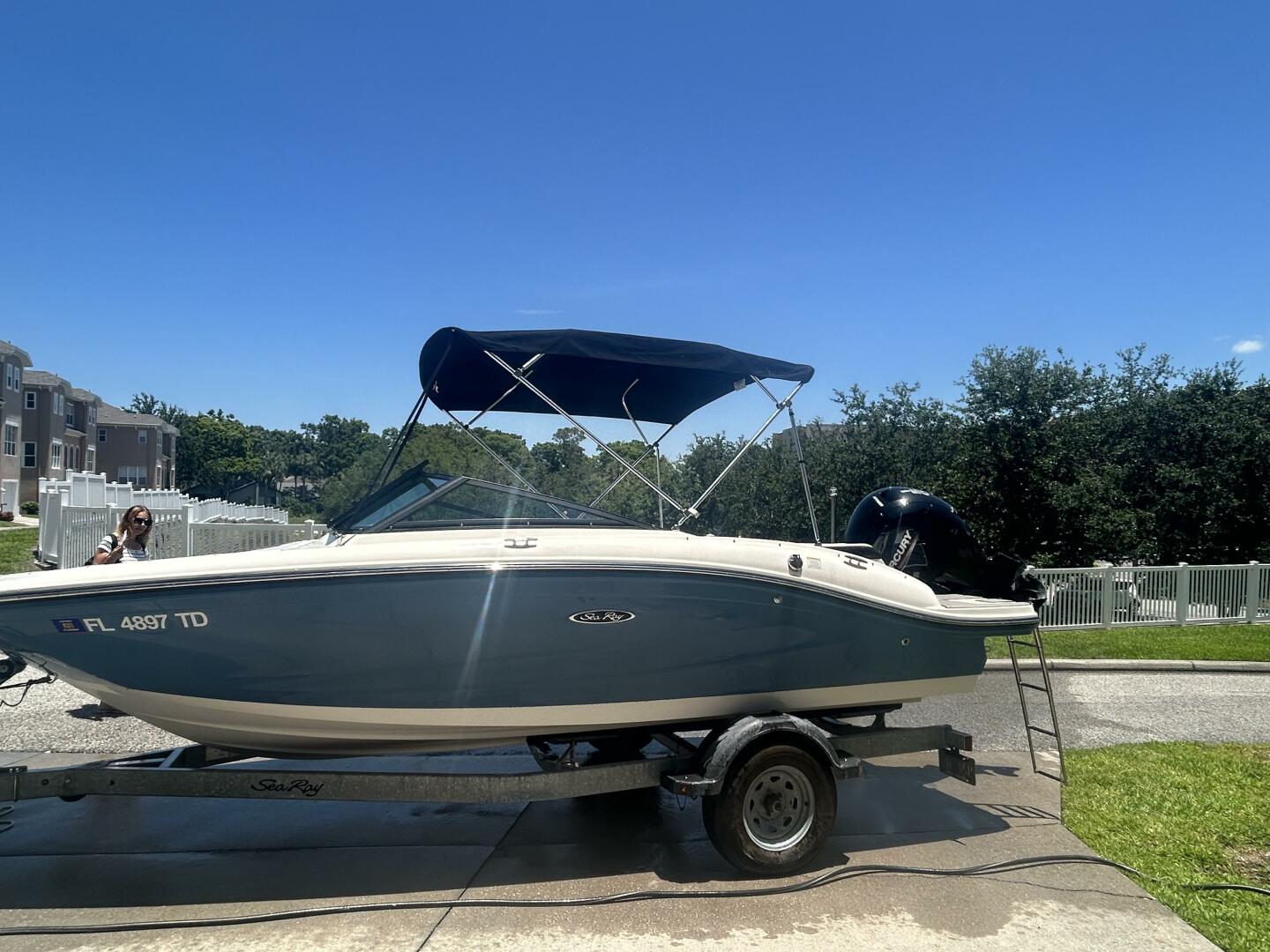 Slide: The Image of Sea Ray 19 SPX 2022 - 5341963