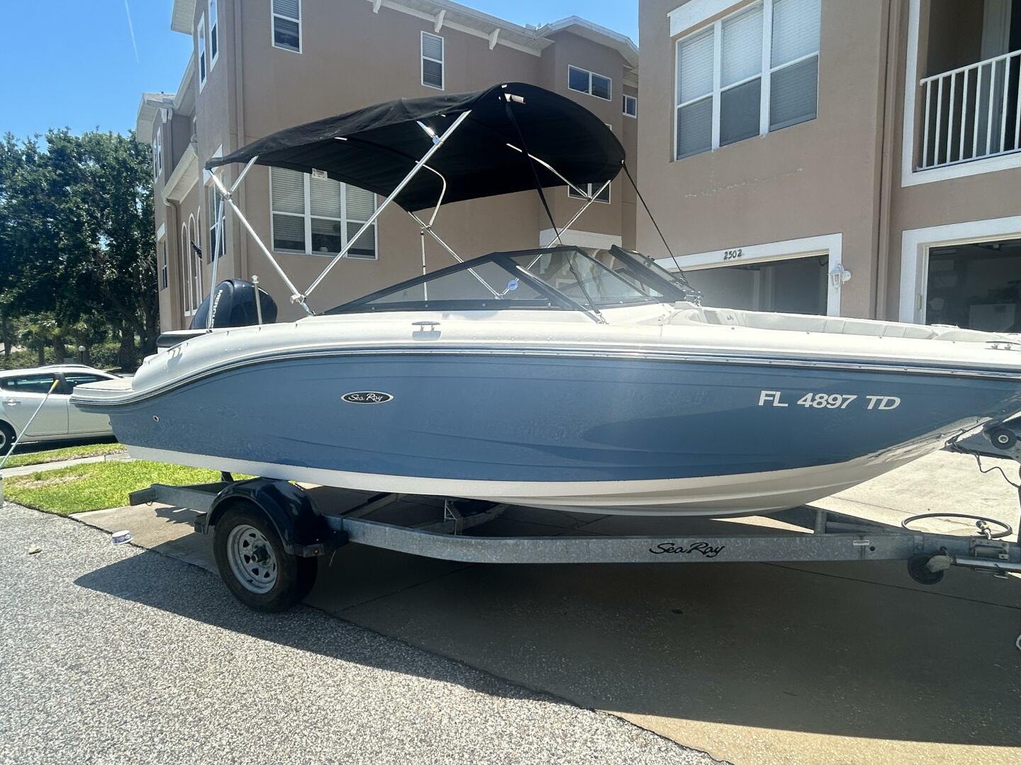 Slide: The Image of Sea Ray 19 SPX 2022 - 5341964