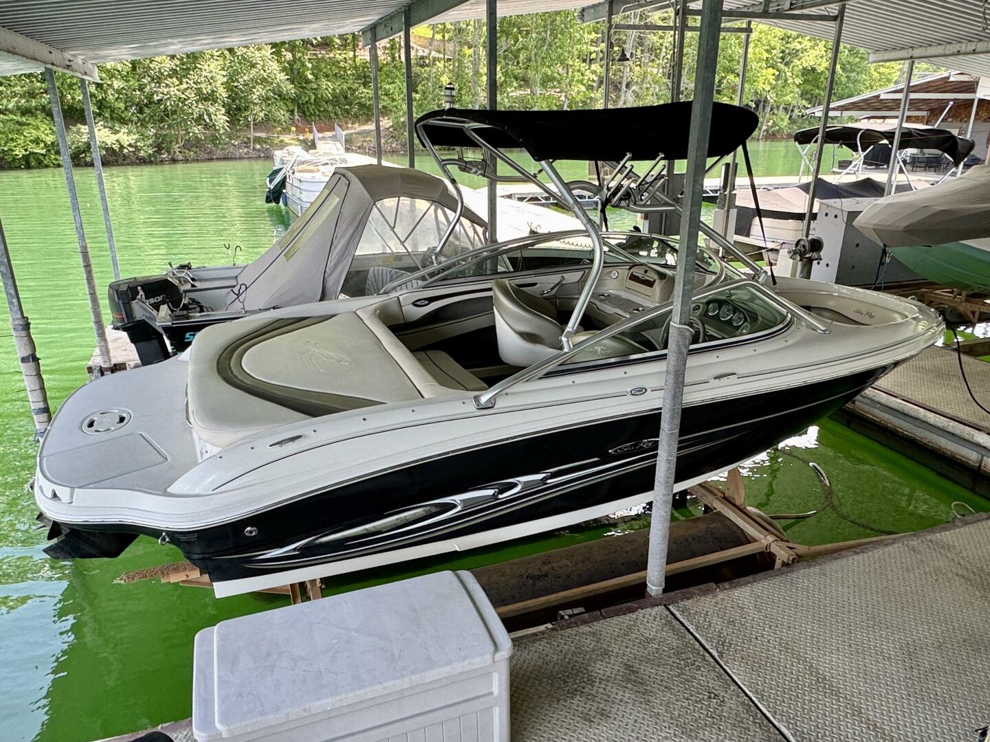Slide: The Image of Sea Ray 200 Select with Wakeboard Tower and Trailer 2005 - 5346108