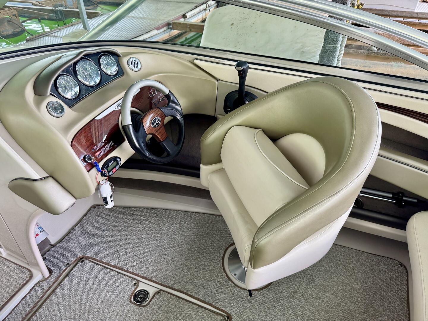 Slide: The Image of Sea Ray 200 Select with Wakeboard Tower and Trailer 2005 - 5346119