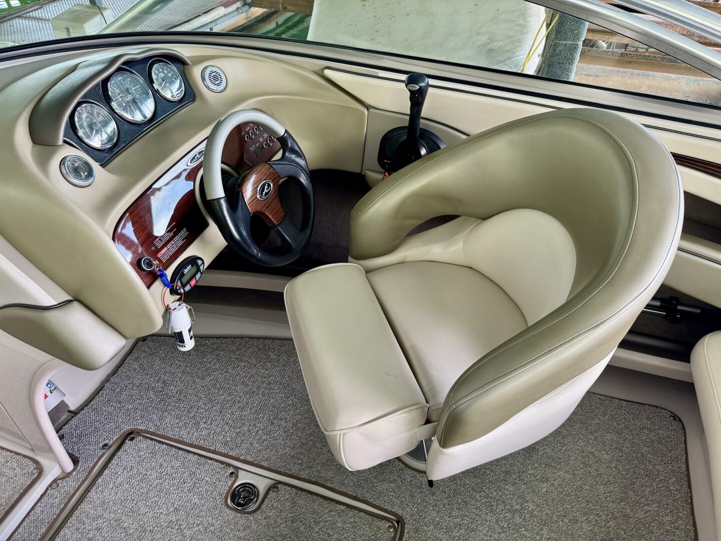 Slide: The Image of Sea Ray 200 Select with Wakeboard Tower and Trailer 2005 - 5346120