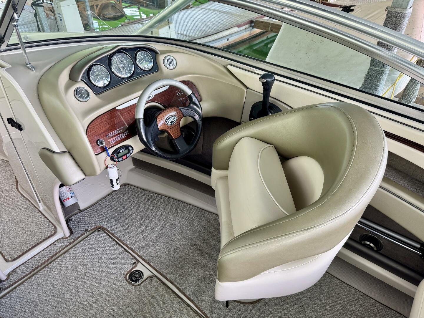 Slide: The Image of Sea Ray 200 Select with Wakeboard Tower and Trailer 2005 - 5346121