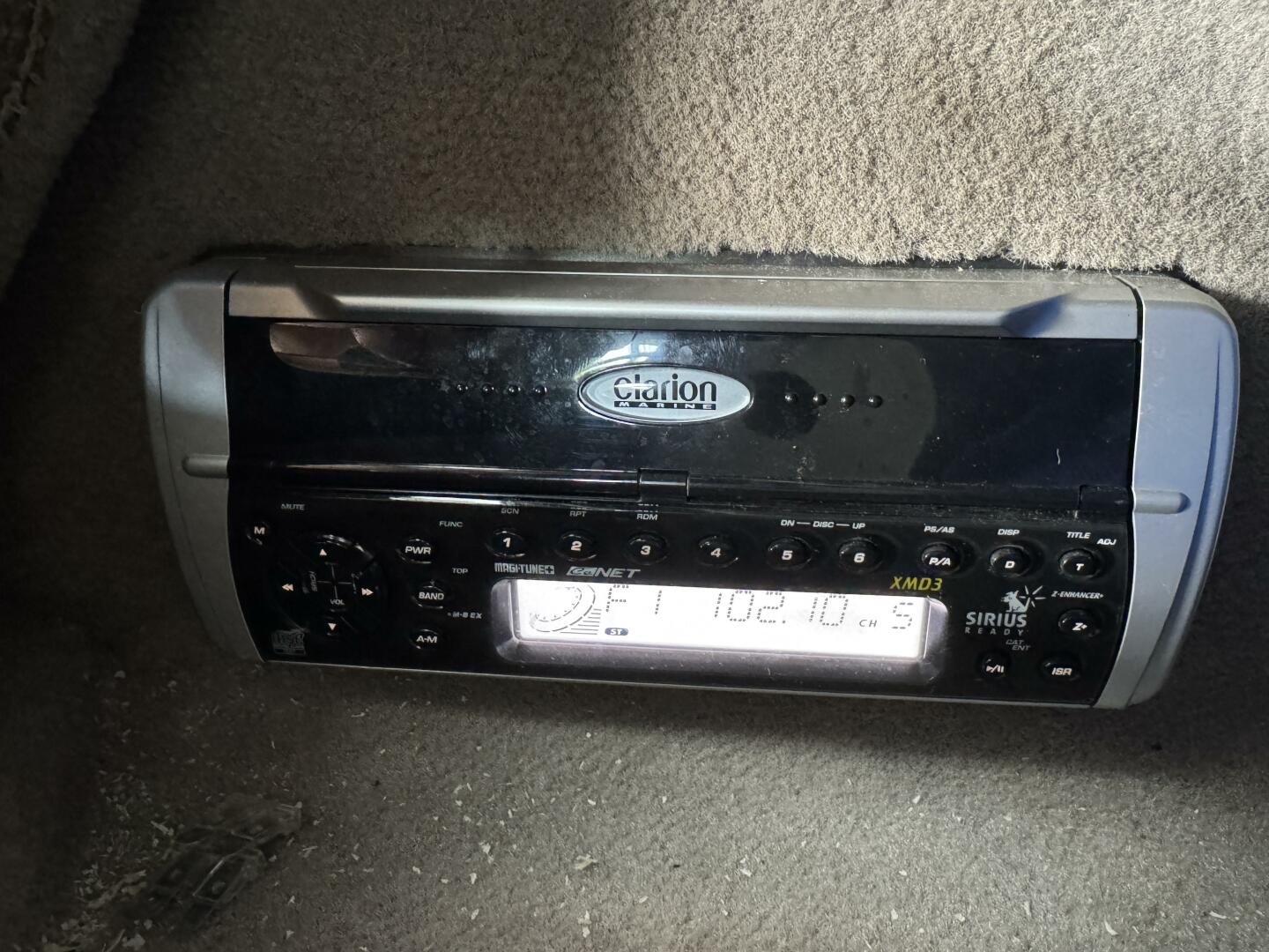 Slide: The Image of Sea Ray 200 Select with Wakeboard Tower and Trailer 2005 - 5346133