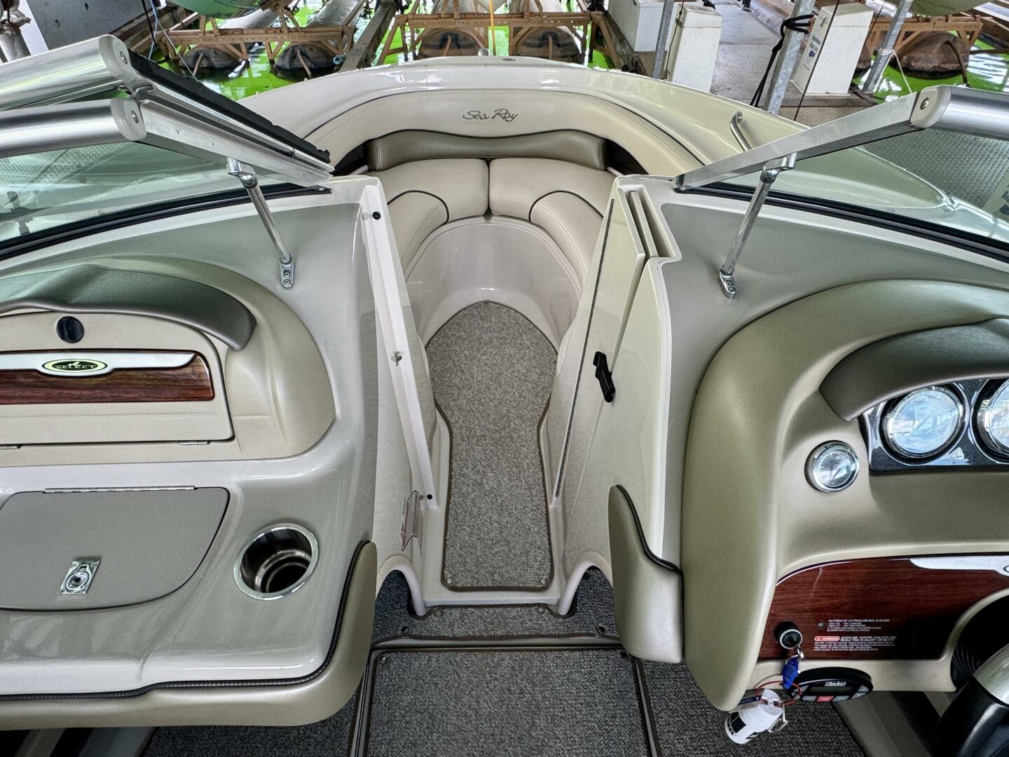 Slide: The Image of Sea Ray 200 Select with Wakeboard Tower and Trailer 2005 - 5346138