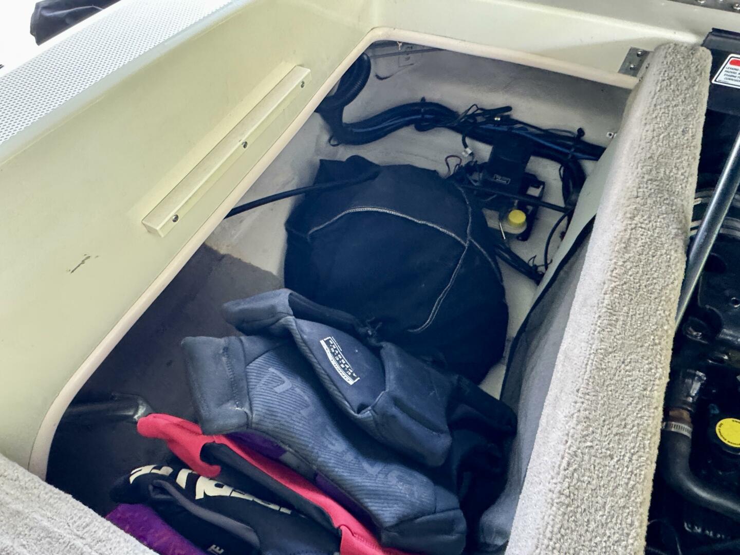 Slide: The Image of Sea Ray 200 Select with Wakeboard Tower and Trailer 2005 - 5346150