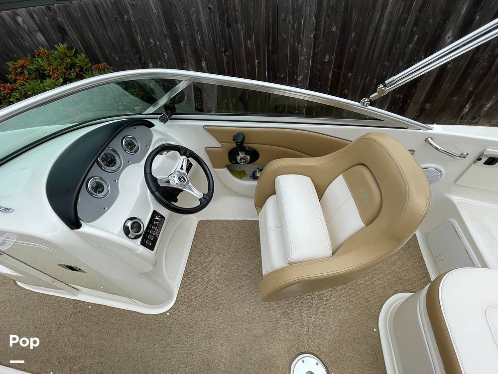 Slide: The Image of Sea Ray 200 Sundeck 2011 - 15629077