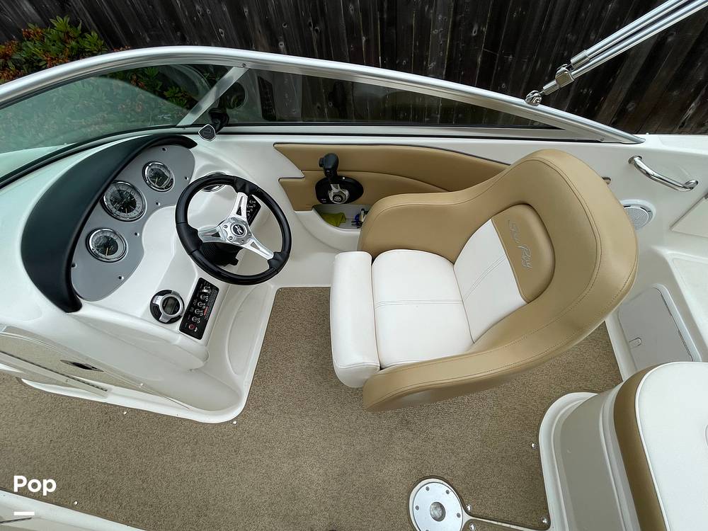 Slide: The Image of Sea Ray 200 Sundeck 2011 - 15629078