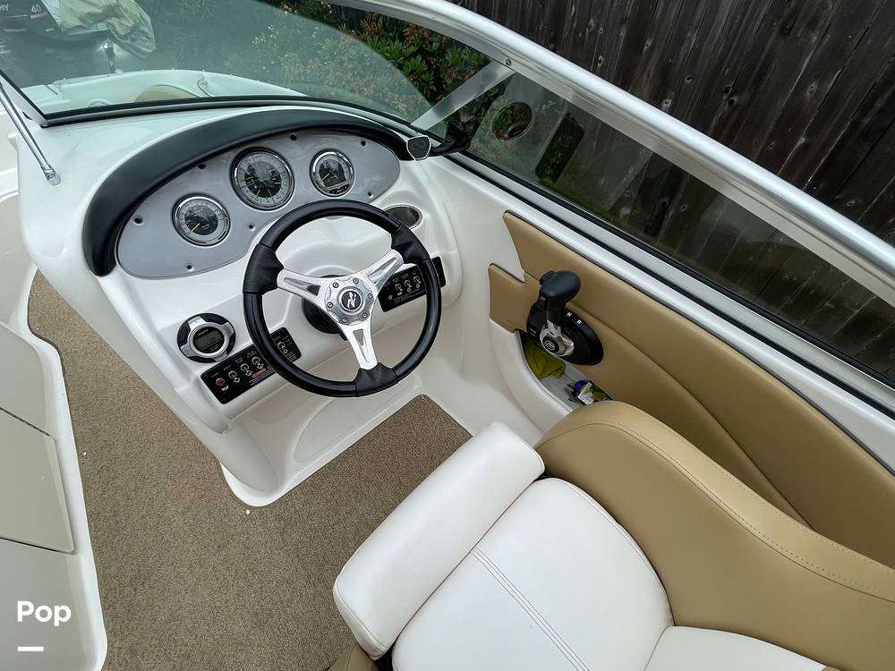 Slide: The Image of Sea Ray 200 Sundeck 2011 - 15629080