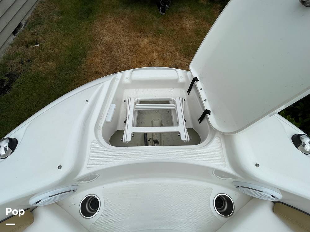 Slide: The Image of Sea Ray 200 Sundeck 2011 - 15629095
